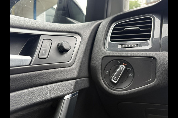 Volkswagen e-Golf e-Golf 136pk | SOH 88,7% | Virtual Cockpit | Stoelverwarming | Adaptive Cruise | Camera |