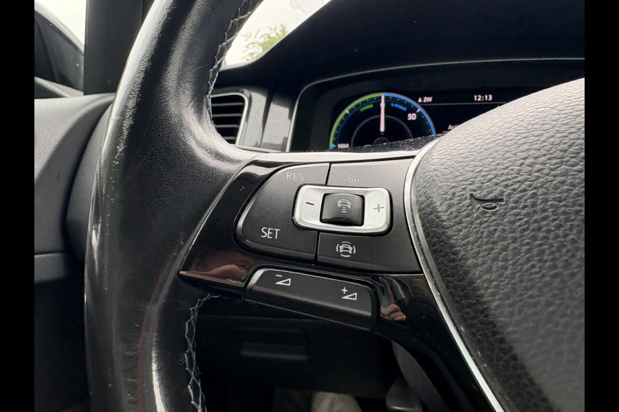 Volkswagen e-Golf e-Golf 136pk | SOH 88,7% | Virtual Cockpit | Stoelverwarming | Adaptive Cruise | Camera |
