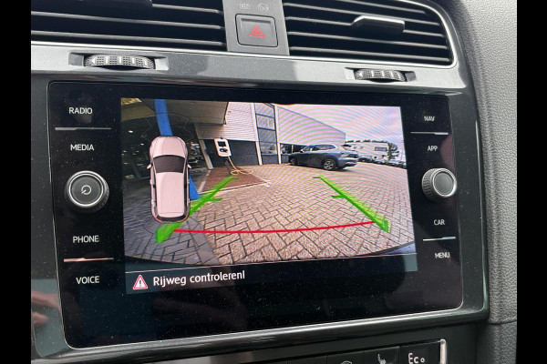 Volkswagen e-Golf e-Golf 136pk | SOH 88,7% | Virtual Cockpit | Stoelverwarming | Adaptive Cruise | Camera |
