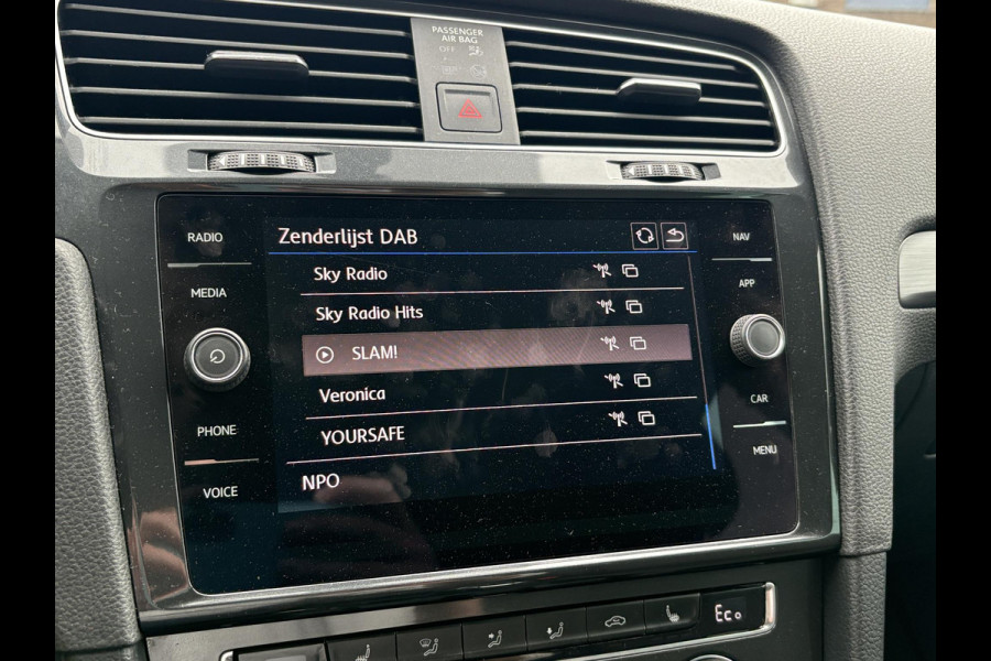 Volkswagen e-Golf e-Golf 136pk | SOH 88,7% | Virtual Cockpit | Stoelverwarming | Adaptive Cruise | Camera |