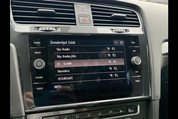 Volkswagen e-Golf e-Golf 136pk | SOH 88,7% | Virtual Cockpit | Stoelverwarming | Adaptive Cruise | Camera |
