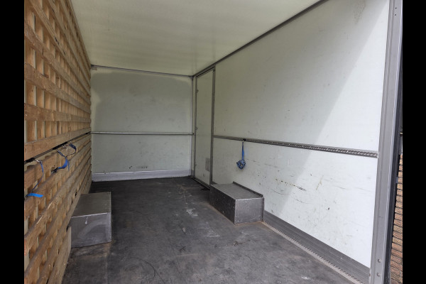 Renault Master / Peugeot Boxer 140 PK Lowliner Laadklep / Oprijklep Lage instap Airco Cruisecontrol
