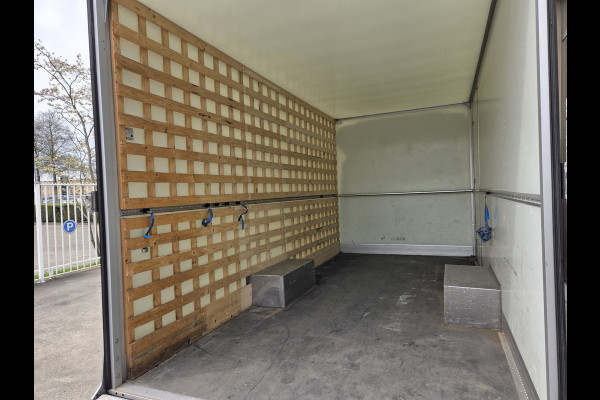 Renault Master / Peugeot Boxer 140 PK Lowliner Laadklep / Oprijklep Lage instap Airco Cruisecontrol