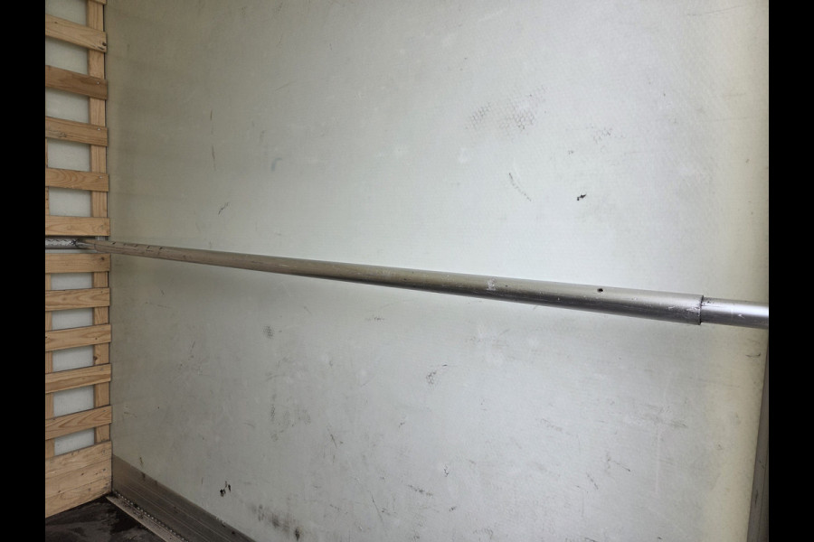 Renault Master / Peugeot Boxer 140 PK Lowliner Laadklep / Oprijklep Lage instap Airco Cruisecontrol