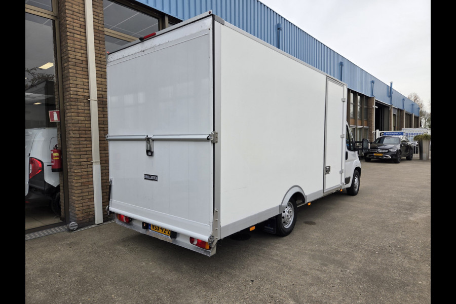 Renault Master / Peugeot Boxer 140 PK Lowliner Laadklep / Oprijklep Lage instap Airco Cruisecontrol