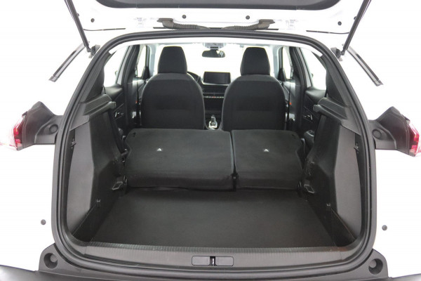 Peugeot 2008 1.2*130PK*AUTOM*NAVI*ECC*HAAK*CRUISE*CARPLAY*