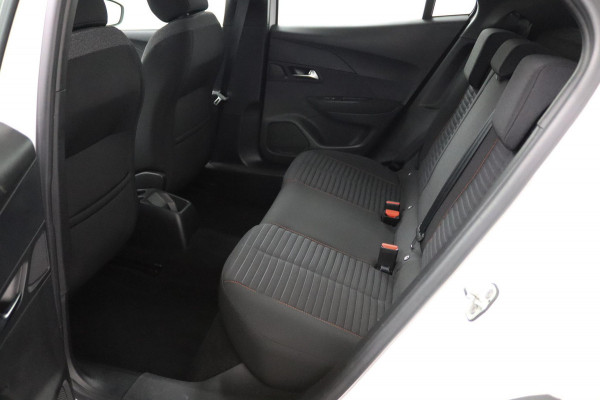 Peugeot 2008 1.2*130PK*AUTOM*NAVI*ECC*HAAK*CRUISE*CARPLAY*
