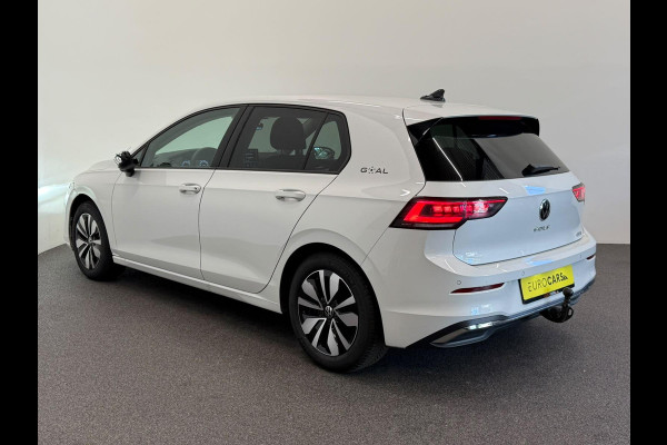 Volkswagen Golf 1.5 eTSI DSG7 Automaat Trekhaak Camera LED IQ Matrix Stoel en Stuurverwarming Adaptive Cruise Control Digitaal Display DAB Apple Carplay Android Auto Climate Control