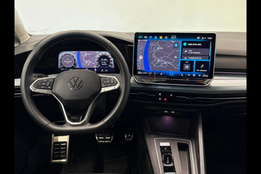 Volkswagen Golf 1.5 eTSI DSG7 Automaat Trekhaak Camera LED IQ Matrix Stoel en Stuurverwarming Adaptive Cruise Control Digitaal Display DAB Apple Carplay Android Auto Climate Control