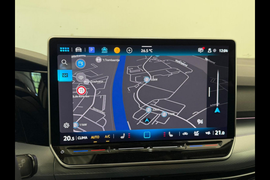 Volkswagen Golf 1.5 eTSI DSG7 Automaat Trekhaak Camera LED IQ Matrix Stoel en Stuurverwarming Adaptive Cruise Control Digitaal Display DAB Apple Carplay Android Auto Climate Control