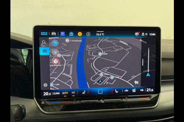 Volkswagen Golf 1.5 eTSI DSG7 Automaat Trekhaak Camera LED IQ Matrix Stoel en Stuurverwarming Adaptive Cruise Control Digitaal Display DAB Apple Carplay Android Auto Climate Control