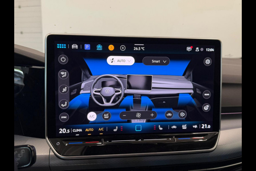 Volkswagen Golf 1.5 eTSI DSG7 Automaat Trekhaak Camera LED IQ Matrix Stoel en Stuurverwarming Adaptive Cruise Control Digitaal Display DAB Apple Carplay Android Auto Climate Control