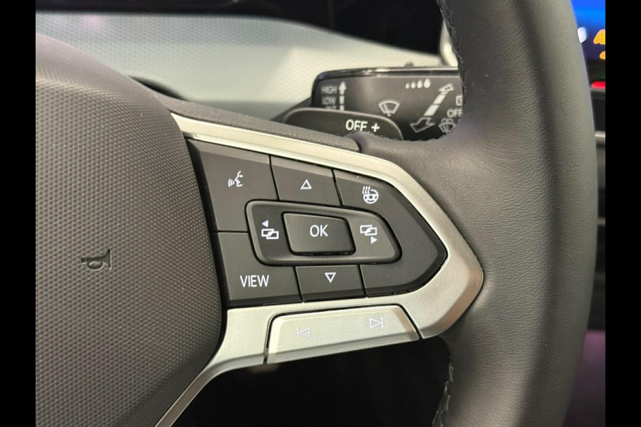 Volkswagen Golf 1.5 eTSI DSG7 Automaat Trekhaak Camera LED IQ Matrix Stoel en Stuurverwarming Adaptive Cruise Control Digitaal Display DAB Apple Carplay Android Auto Climate Control