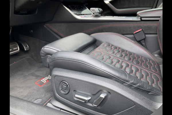 Audi RS6 4.0 TFSI 600PK Ceramic HUD Carbon Nardo 4WS Pano.dak Softclose B&O 360° Dealer-Serviced!