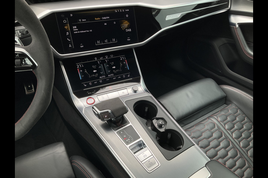 Audi RS6 4.0 TFSI 600PK Ceramic HUD Carbon Nardo 4WS Pano.dak Softclose B&O 360° Dealer-Serviced!