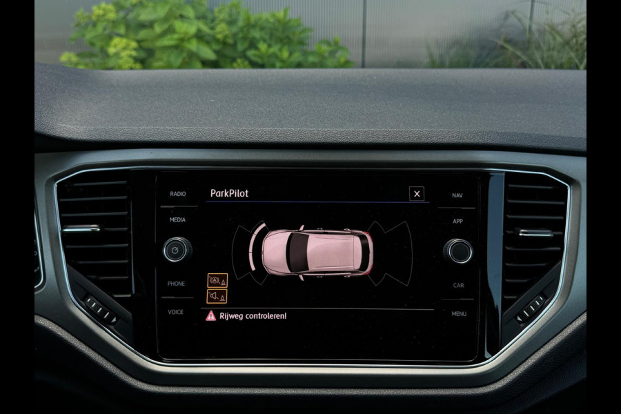 Volkswagen T-Roc 1.5 TSI Style DSG NAVI|PDC|TREKHAAK|AIRCO|MF STUUR|ELEK PAKKET
