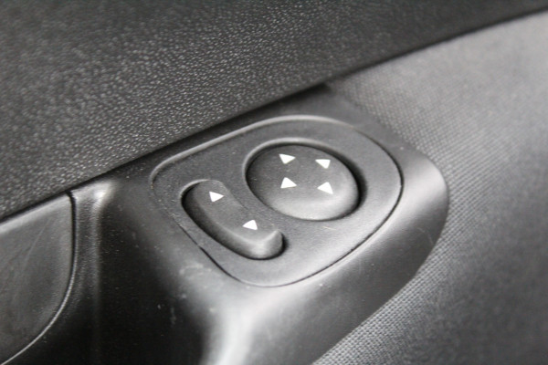 Fiat 500 0.9 TwinAir Turbo Lounge | Lage KM! | Panoramadak | Parkeersensoren | Navigatie