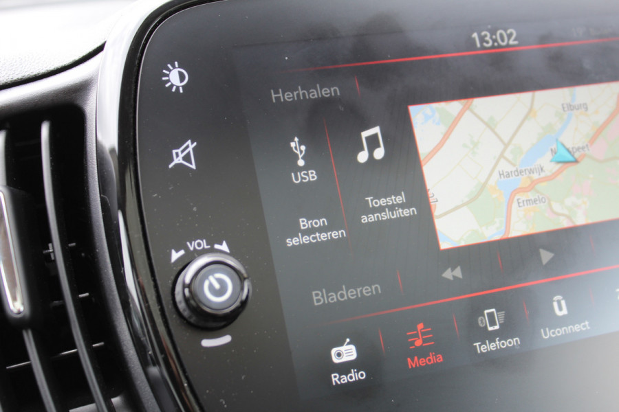 Fiat 500 0.9 TwinAir Turbo Lounge | Lage KM! | Panoramadak | Parkeersensoren | Navigatie