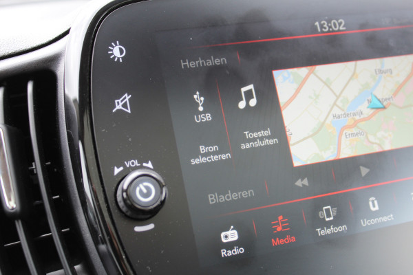 Fiat 500 0.9 TwinAir Turbo Lounge | Lage KM! | Panoramadak | Parkeersensoren | Navigatie