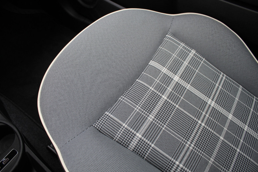 Fiat 500 0.9 TwinAir Turbo Lounge | Lage KM! | Panoramadak | Parkeersensoren | Navigatie