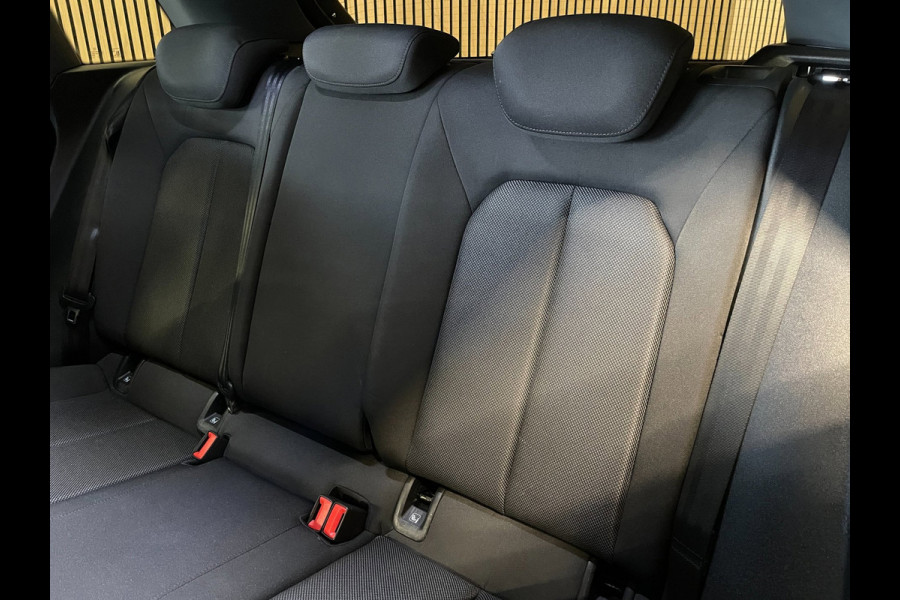Audi Q4 e-tron 40 Advanced edition 77 kWh|89% SOH|ELEK.TREKHAAK|ACC|CARPLAY|CAMERA|STOELVERWARM.|NAP|NL-AUTO|INCL.BTW|1e EIGENAAR|