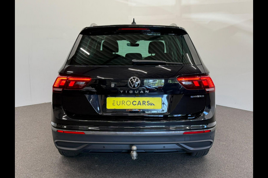 Volkswagen Tiguan 1.4 TSI e-Hybrid PHEV Automaat 245 pk Life SoH 91 % Navigatie  Discover Trekhaak Media ACC Camera Trekhaak Digital Cockpit 3-zone Climatronic CarPlay DAB+ LED