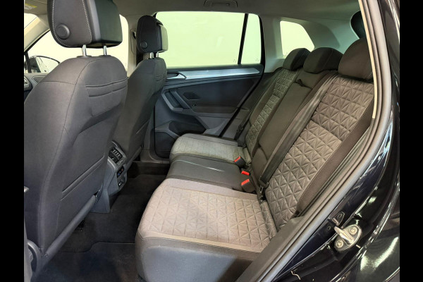 Volkswagen Tiguan 1.4 TSI e-Hybrid PHEV Automaat 245 pk Life SoH 91 % Navigatie  Discover Trekhaak Media ACC Camera Trekhaak Digital Cockpit 3-zone Climatronic CarPlay DAB+ LED