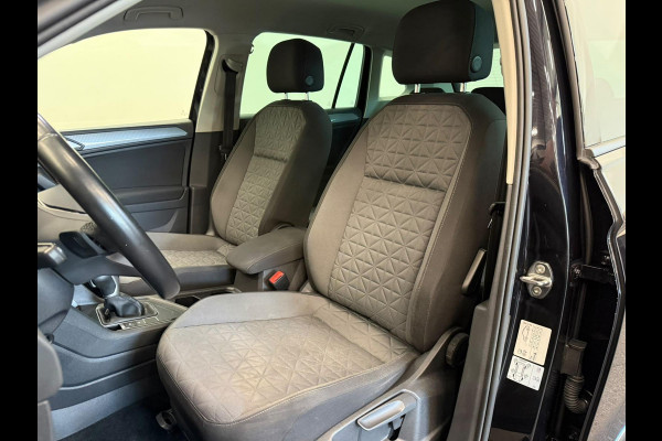 Volkswagen Tiguan 1.4 TSI e-Hybrid PHEV Automaat 245 pk Life SoH 91 % Navigatie  Discover Trekhaak Media ACC Camera Trekhaak Digital Cockpit 3-zone Climatronic CarPlay DAB+ LED