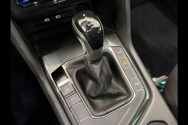 Volkswagen Tiguan 1.4 TSI e-Hybrid PHEV Automaat 245 pk Life SoH 91 % Navigatie  Discover Trekhaak Media ACC Camera Trekhaak Digital Cockpit 3-zone Climatronic CarPlay DAB+ LED