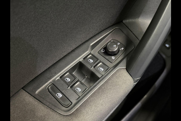 Volkswagen Tiguan 1.4 TSI e-Hybrid PHEV Automaat 245 pk Life SoH 91 % Navigatie  Discover Trekhaak Media ACC Camera Trekhaak Digital Cockpit 3-zone Climatronic CarPlay DAB+ LED