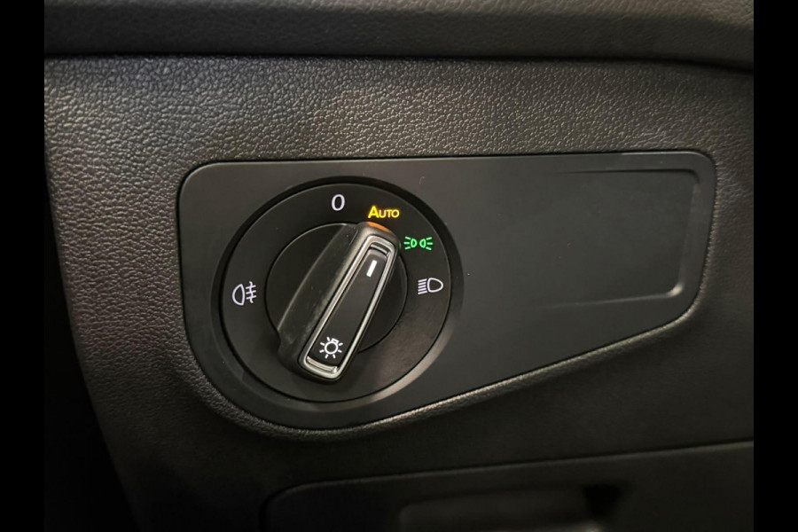 Volkswagen Tiguan 1.4 TSI e-Hybrid PHEV Automaat 245 pk Life SoH 91 % Navigatie  Discover Trekhaak Media ACC Camera Trekhaak Digital Cockpit 3-zone Climatronic CarPlay DAB+ LED