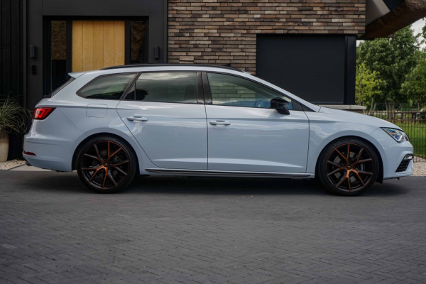 Seat Leon ST Cupra 300 4Drive Pano/Schaalstoel/Dynamic-Grey/DCC/ACC/VOL
