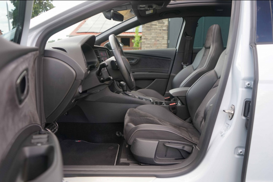 Seat Leon ST Cupra 300 4Drive Pano/Schaalstoel/Dynamic-Grey/DCC/ACC/VOL