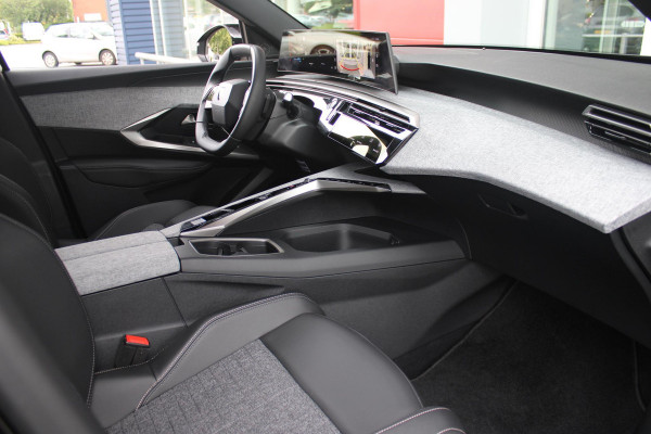 Peugeot E-3008 ALLURE AVANTAGE 210PK 73 kWh | AGR STOEL | 360° VISION & DRIVE ASSIST PACK: ANTI DIEFSTAL ALARM MET SUPERVERGRENDELING/VERWARMBAAR STUURWIEL/VISEOPARK 360° HD CAMERA MET PARKEERHULP VOOR BUITENSPIEGELS MET KANTELFUNCTIE/ADAPTIVE CRUISE CONTROL/LANE CHANGE ASSIST/DODEHOEK DETECTIE | PANORAMIC NAVIGATION PACK | WARMTEPOMP | LED KOPLAMPEN | KEYLESS ENTRY/START | GESCHEIDEN AIRCONDITIONING | 19" LICHTMETALEN VELGEN | 3 FASE | DRAADLOZE APPLE CARPLAY/ANDROID AUTO |  STOEL VERWARMING |