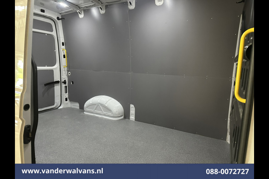 Volkswagen Crafter 2.0 TDI 140pk L3H3 L2H2 NIEUWSTAAT Euro6 Airco | Camera | Apple carplay | Android auto bijrijdersbank, 3000kg trekvermogen