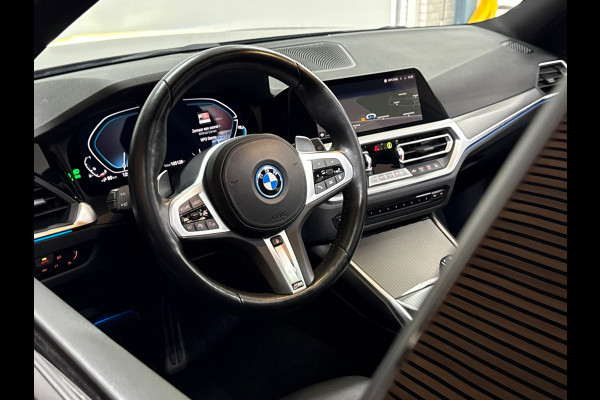 BMW 3 Serie Touring 330e High Executive M-Sport| Panorama | ACC | Trekhaak | 360° Camera | HiFi | Leder/Alcantara | Tansanite Blue