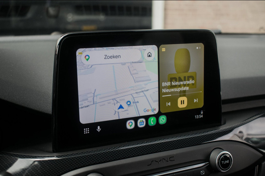 Ford Focus 1.0 EcoBoost ST Line BlackPack NL-auto [ Carplay Spoiler Extra Getint Parkeersensoren Rijstrooksensor Cruise Control ]