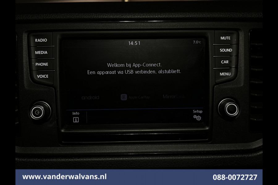 Volkswagen Crafter 2.0 TDI 140pk L3H3 (L2H2) Euro6 Airco | Massagestoel | Camera | Apple Carplay | Cruisecontrol Chauffeursstoel, Android Auto, 2800kg trekvermogen