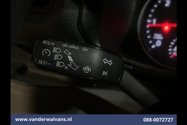 Volkswagen Crafter 2.0 TDI 140pk L3H3 (L2H2) Euro6 Airco | Massagestoel | Camera | Apple Carplay | Cruisecontrol Chauffeursstoel, Android Auto, 2800kg trekvermogen