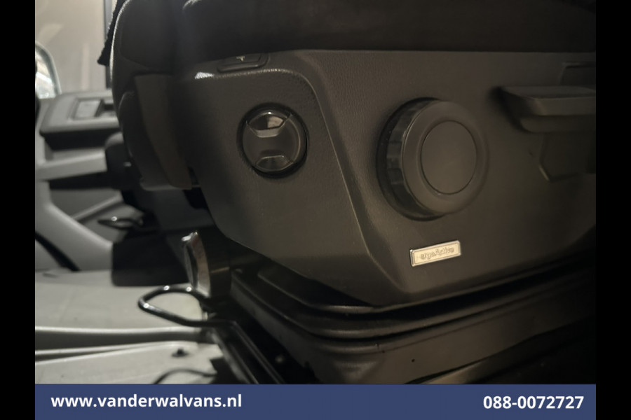 Volkswagen Crafter 2.0 TDI 140pk L3H3 (L2H2) Euro6 Airco | Massagestoel | Camera | Apple Carplay | Cruisecontrol Chauffeursstoel, Android Auto, 2800kg trekvermogen