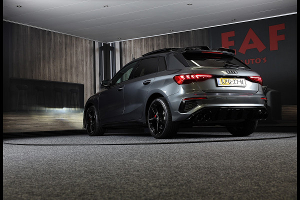 Audi A3 Sportback 45 TFSI e RS3 Look / 245 PK / RS Zetels / B & O / Leder / Lane Assist / Open Pano / Matrix / Virtual Cockpit