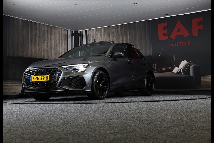 Audi A3 Sportback 45 TFSI e RS3 Look / 245 PK / RS Zetels / B & O / Leder / Lane Assist / Open Pano / Matrix / Virtual Cockpit