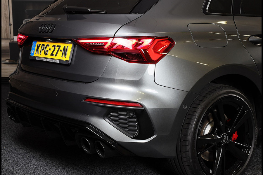 Audi A3 Sportback 45 TFSI e RS3 Look / 245 PK / RS Zetels / B & O / Leder / Lane Assist / Open Pano / Matrix / Virtual Cockpit