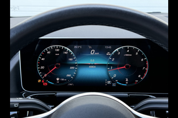 Mercedes-Benz GLA 200 Business Solution Luxury | Trekhaak | Ambient Light | LED | 18 inch