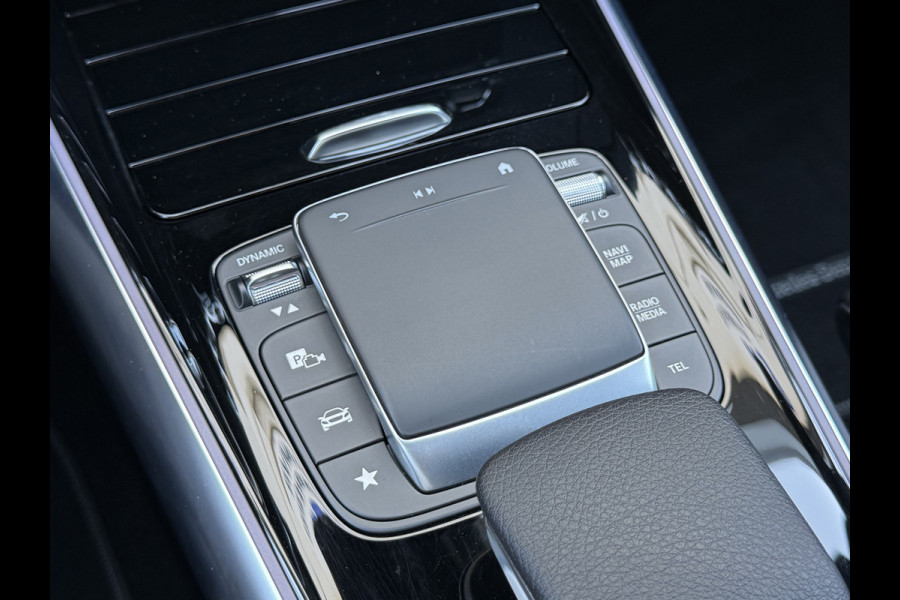 Mercedes-Benz GLA 200 Business Solution Luxury | Trekhaak | Ambient Light | LED | 18 inch