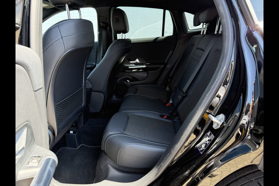 Mercedes-Benz GLA 200 Business Solution Luxury | Trekhaak | Ambient Light | LED | 18 inch
