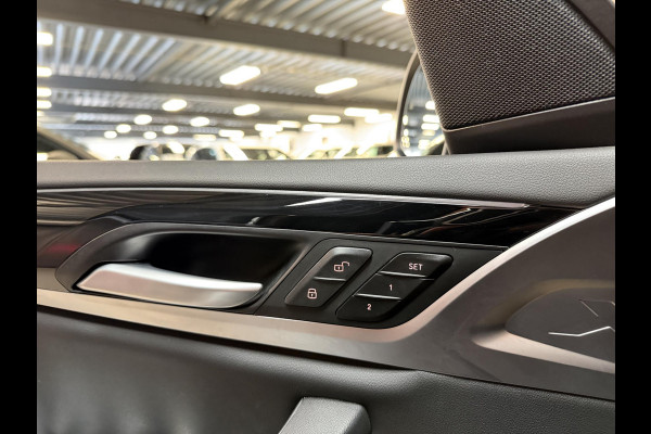 BMW X3 xDrive30e 19"/Trekhaak/Panoramdak/Leder + memory/Adaptieve cruise/Keyless/Dodehoek/Head-up/360 camera/HiFi/LED/Sfeerverlichting