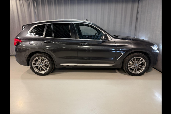 BMW X3 xDrive30e 19"/Trekhaak/Panoramdak/Leder + memory/Adaptieve cruise/Keyless/Dodehoek/Head-up/360 camera/HiFi/LED/Sfeerverlichting