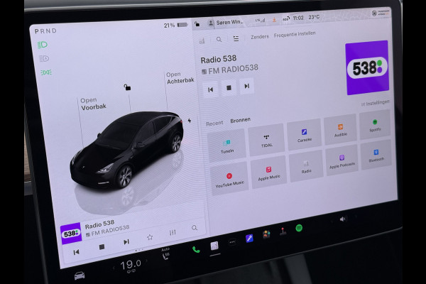 Tesla Model Y Long Range AWD 75kWh Warmtepomp Stoel+Stuur+Achterbankverwarming Premium Audio Leder Adap.Cruise Navi Camera's Ecc Keyless Voorv Elek.Achterklep AMD Ryzen™ Google Maps Dog+Kampeer modus Lmv 19" Led Privacy Glas Fabrieksgarantie op Accu en Motor tot 13-4-2031/192.000KM