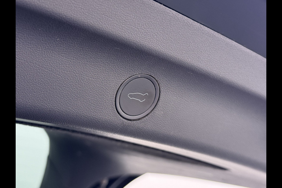 Tesla Model Y Long Range AWD 75kWh Warmtepomp Stoel+Stuur+Achterbankverwarming Premium Audio Leder Adap.Cruise Navi Camera's Ecc Keyless Voorv Elek.Achterklep AMD Ryzen™ Google Maps Dog+Kampeer modus Lmv 19" Led Privacy Glas Fabrieksgarantie op Accu en Motor tot 13-4-2031/192.000KM